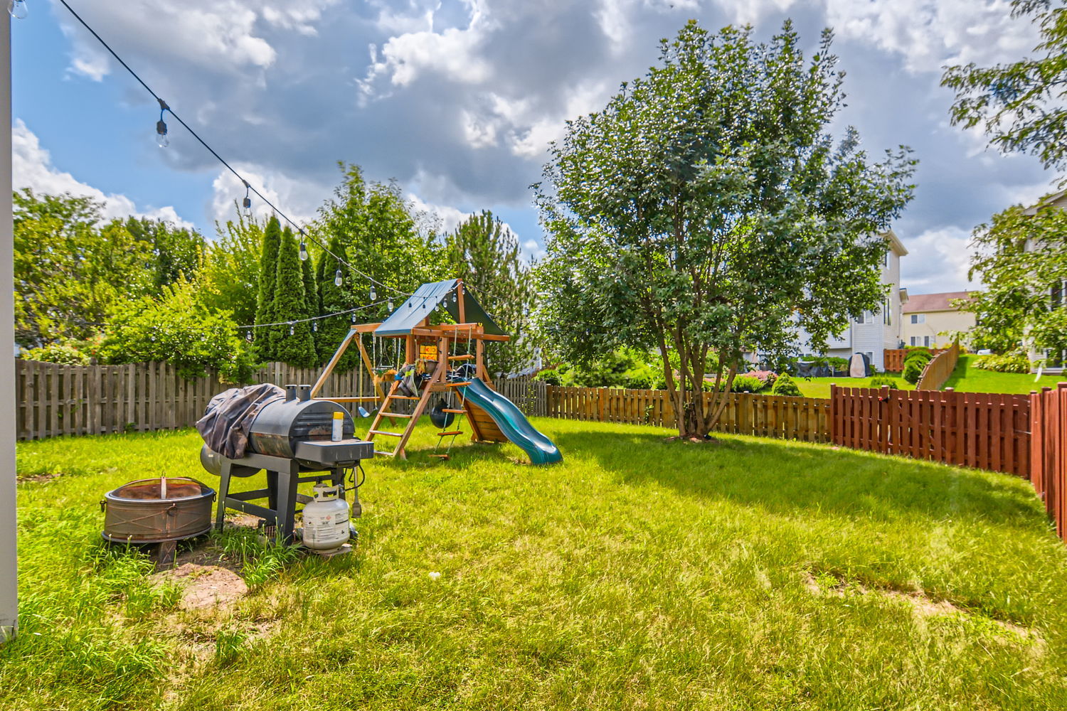 487 West Hamlin Lane Round Lake, IL 60073 - Photo 5 of 28 a view of a house with swimming pool and sitting area