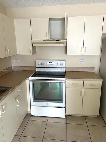 $1,730 | 3690 North 56th Avenue, Unit 937, Hollywood, FL 33021