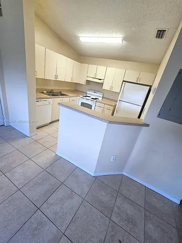 $1,730 | 3690 North 56th Avenue, Unit 937, Hollywood, FL 33021