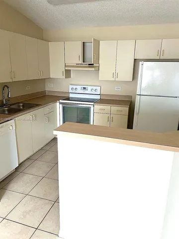 $1,730 | 3690 North 56th Avenue, Unit 937, Hollywood, FL 33021