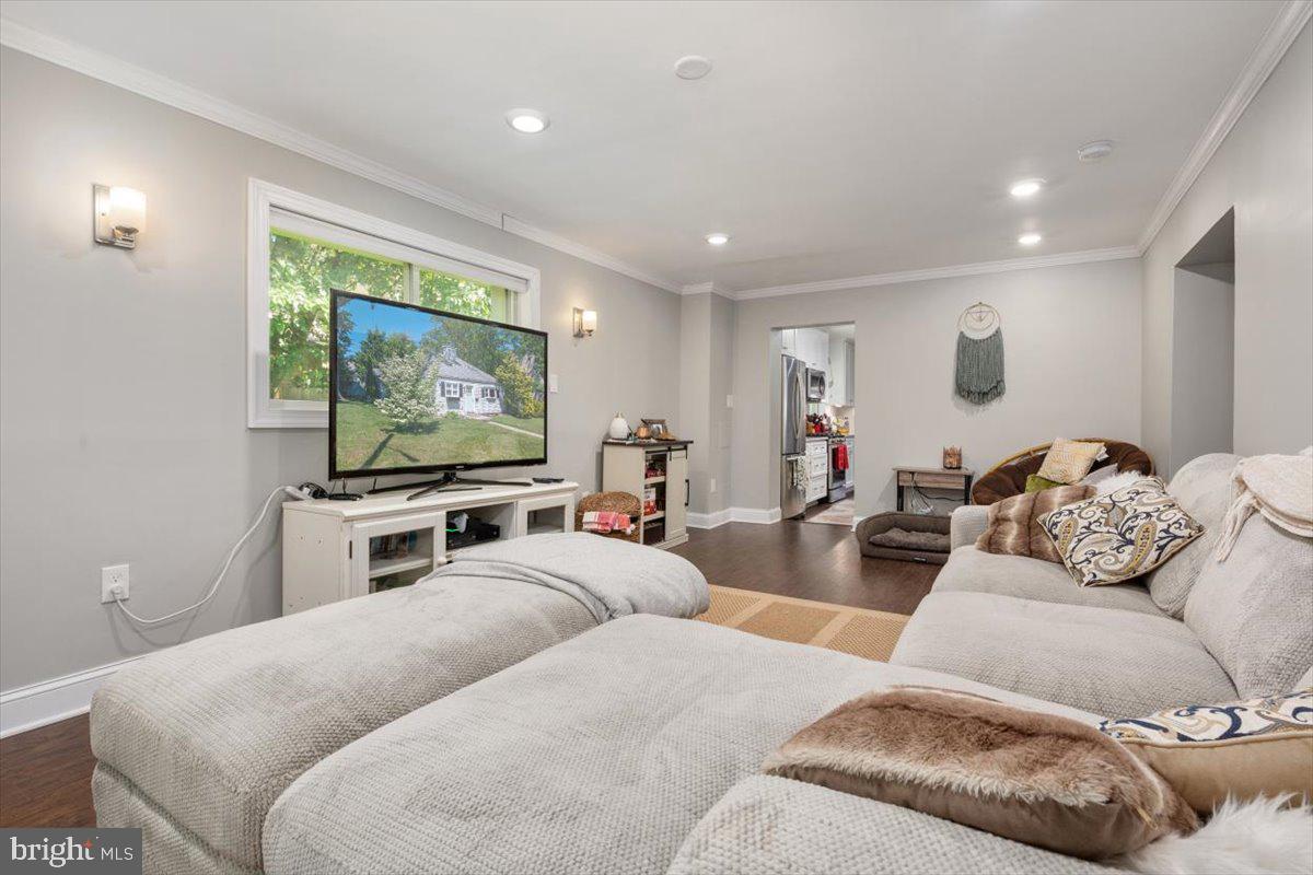 2908 Church Road Parkville, MD 21234 - Photo 3 of 23 Family Room