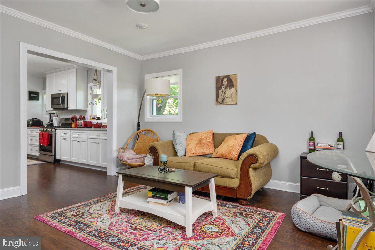 2908 Church Road Parkville, MD 21234 - Photo 8 of 23 Living Room