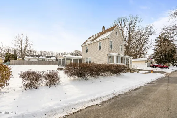 $279,900 | 22 Heatherington Street, Scotia, NY 12302