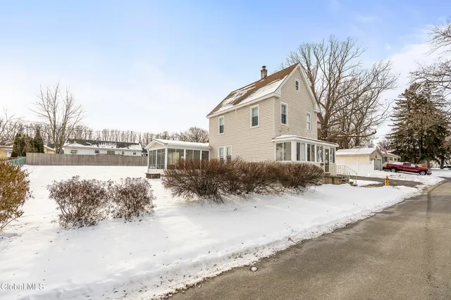 $295,000 | 22 Heatherington Street, Scotia, NY 12302