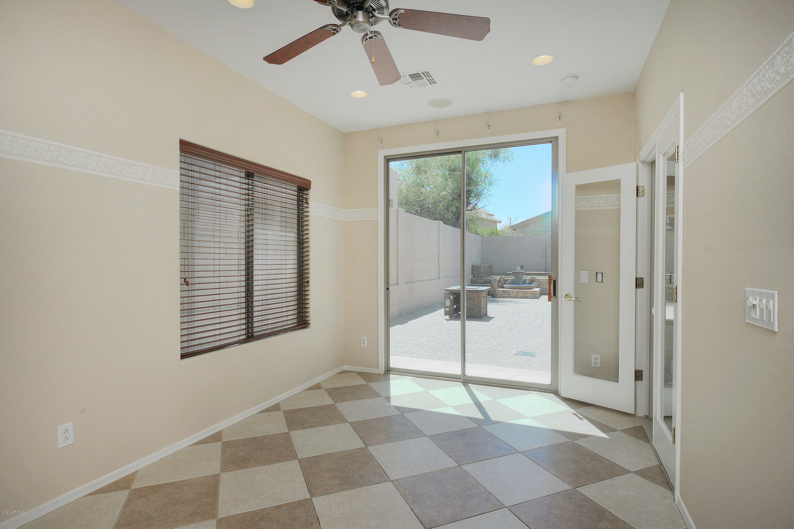 2523 West Granite Pass Road Phoenix, AZ 85085 - Photo 12 of 34 Office- Bonus room