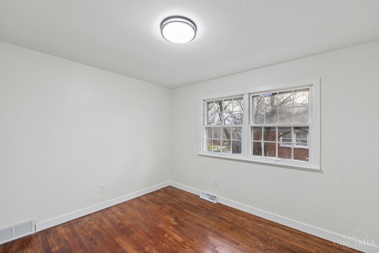 357 Meadowcrest Road Cincinnati, OH 45231 - Photo 30 of 61