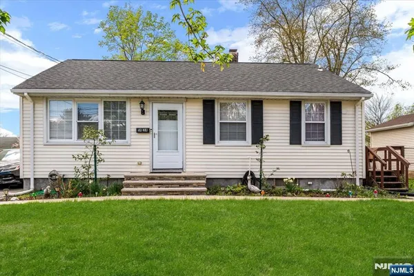 $449,900 | 1434 Madison Place, Pompton Lakes, NJ 07442
