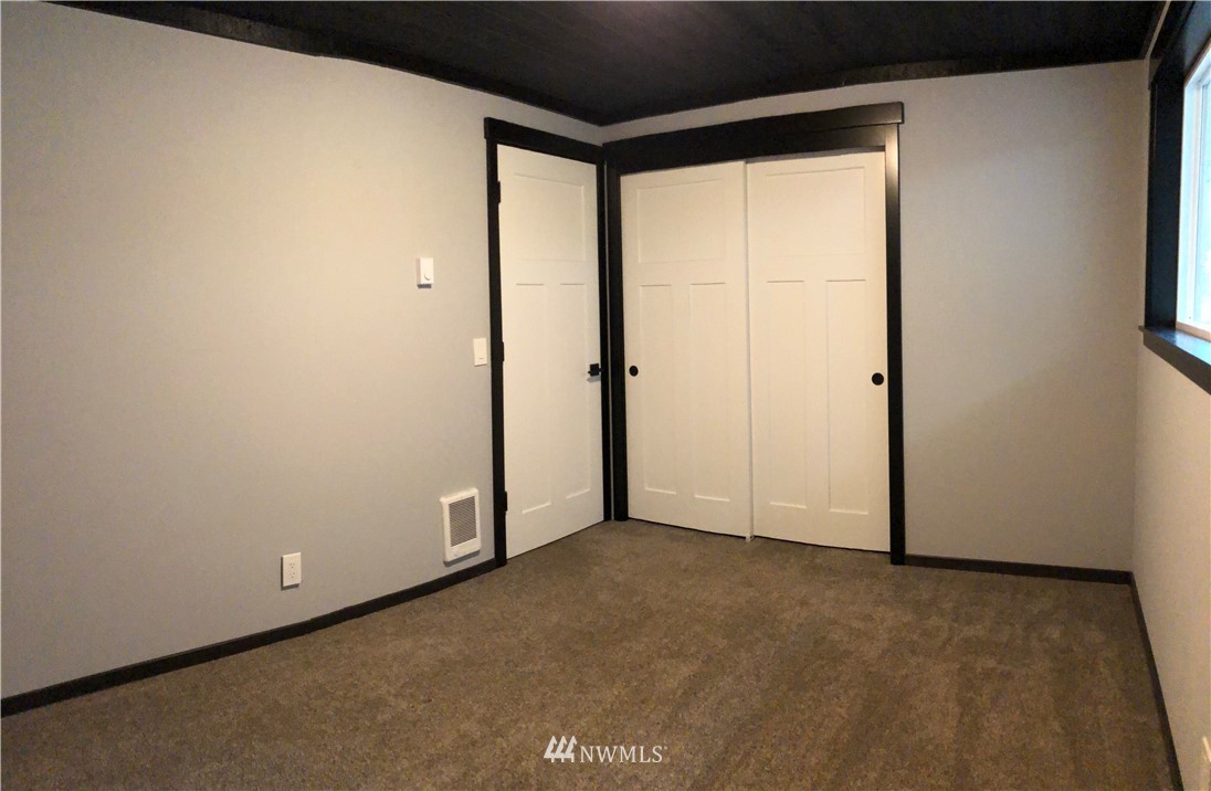 23915 North Brooks Road Orting, WA 98360 - Photo 11 of 23