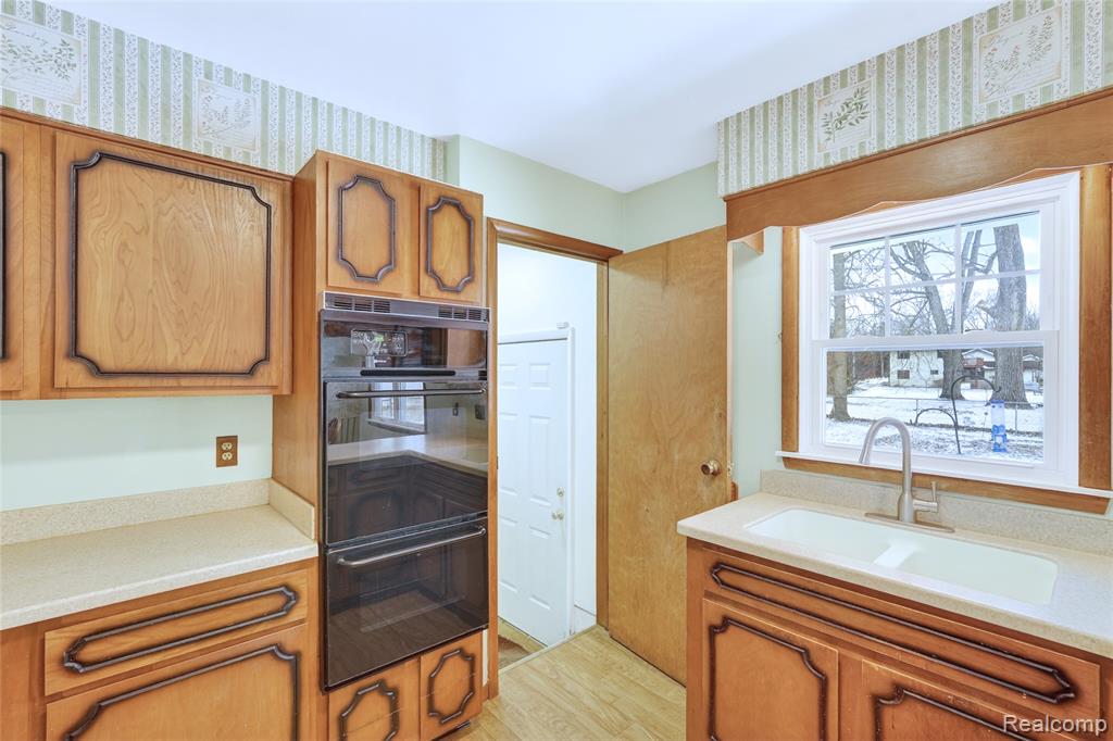 4021 Triwood Road Bridgeport, MI 48722 - Photo 10 of 32 Gallery Image 10