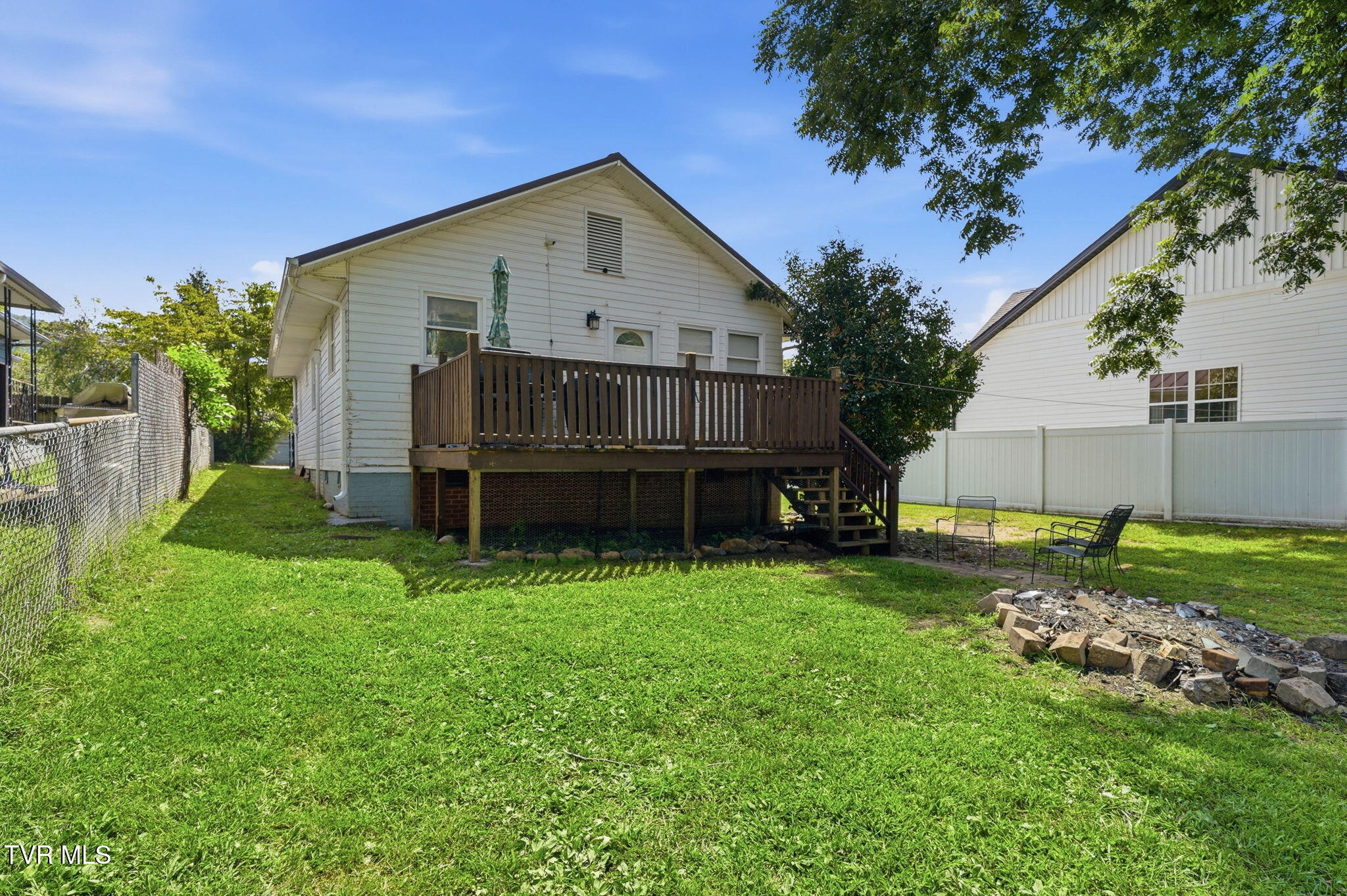 407 Walnut Street Erwin, TN 37650 - Photo 18 of 22 22-web-or-mls-407 Walnut St-16