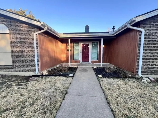 $2,000 | 201 Lester Street, Burleson, TX 76028