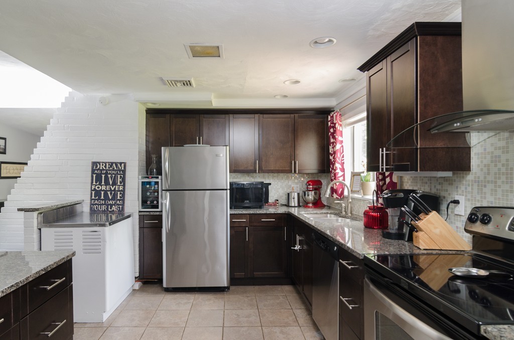 30 Alida Road Braintree, MA 02184 - Photo 2 of 30 Gallery Image 2