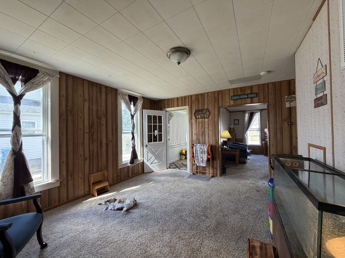 405 East Seminary Avenue Hoopeston, IL 60942 - Photo 11 of 38 a view of a room with gym equipment and a large window