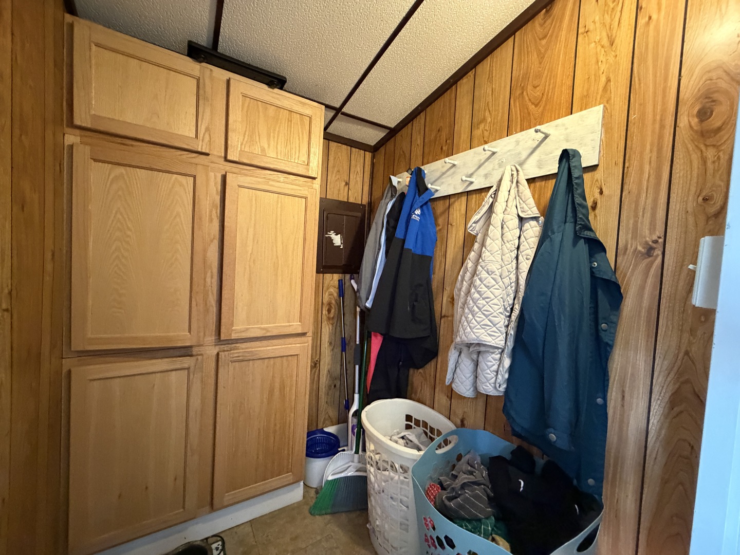 405 East Seminary Avenue Hoopeston, IL 60942 - Photo 22 of 38 a view of walk in closet with clothes