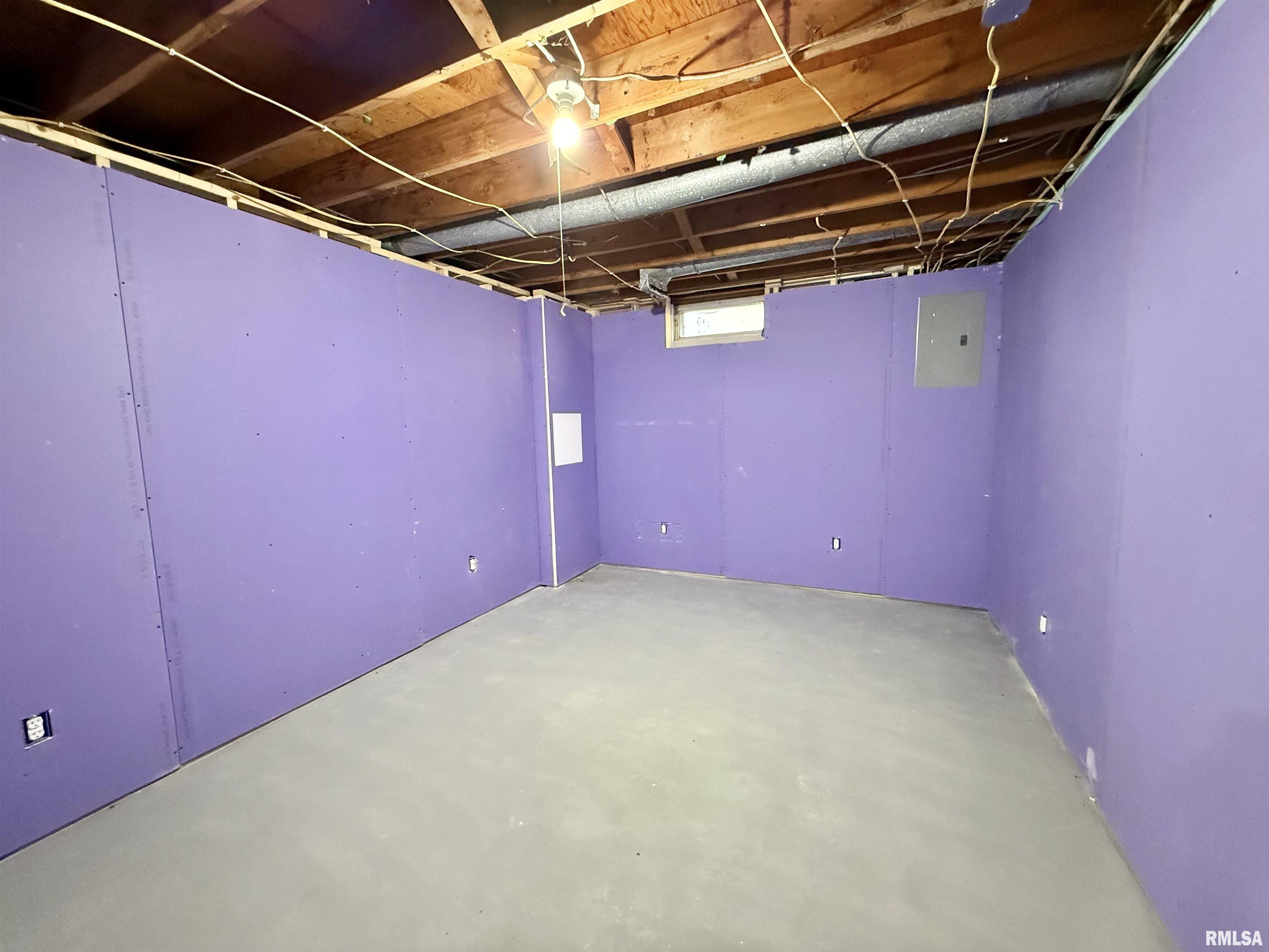 1035 East Myrtle Street Canton, IL 61520 - Photo 23 of 25