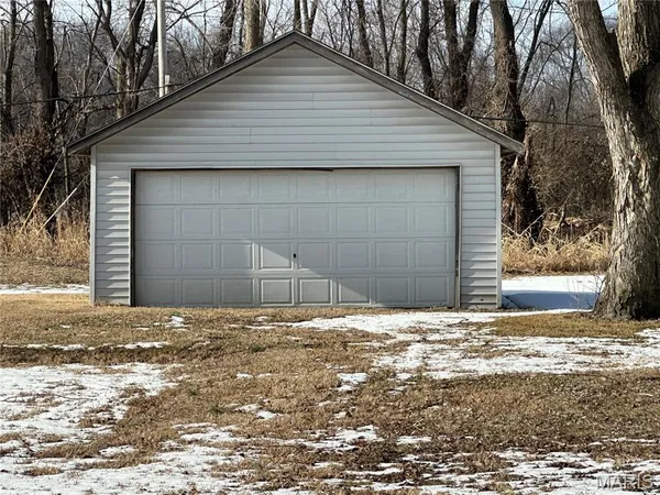 $7,500 | 69 South 49th Street, East St. Louis, IL 62207