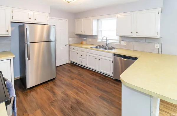 $204,900 | 408 Kennedy Drive, Mount Vernon, IN 47620