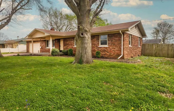 $204,900 | 408 Kennedy Drive, Mount Vernon, IN 47620