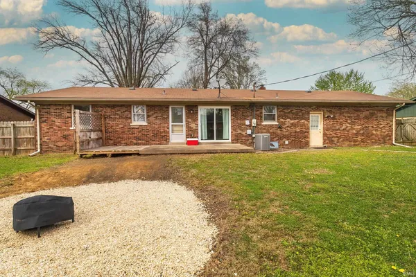 $204,900 | 408 Kennedy Drive, Mount Vernon, IN 47620