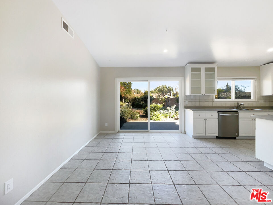 14490 East Rutger Circle Moorpark, CA 93021 - Photo 9 of 20 Gallery Image 9