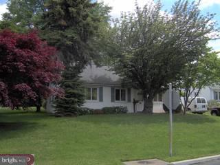 1101 Bloomdale Road Philadelphia, PA 19115 - Photo 2 of 5
