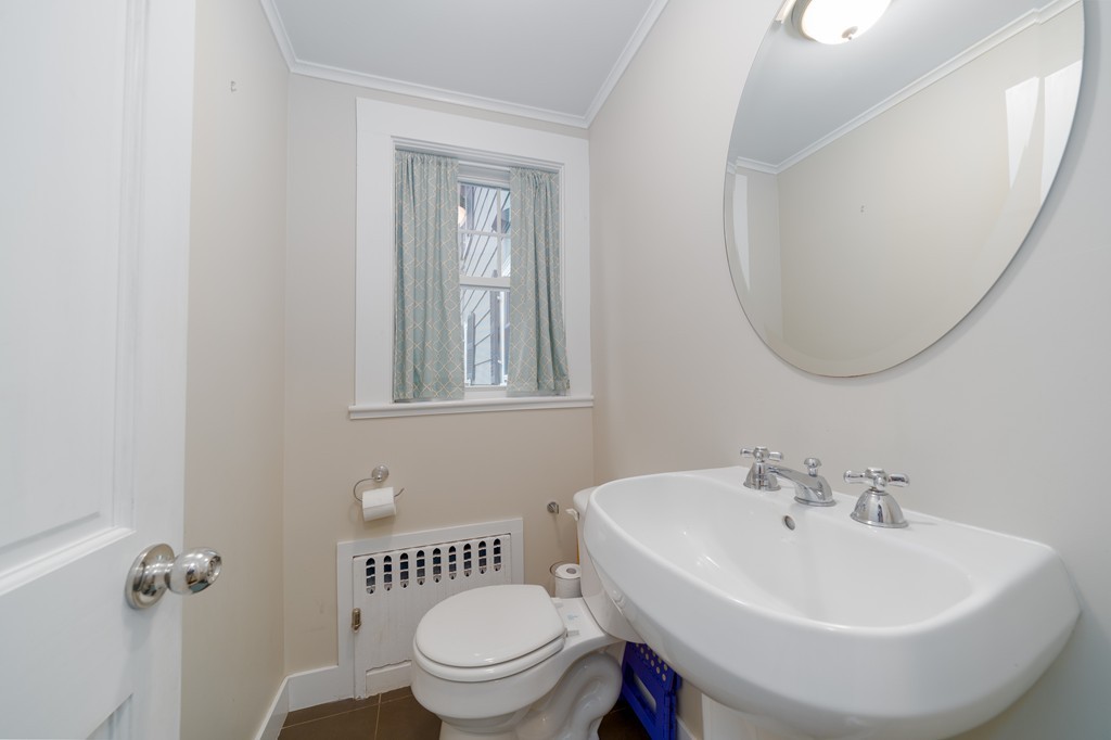 159 Warwick Road Melrose, MA 02176 - Photo 13 of 30 Gallery Image 13