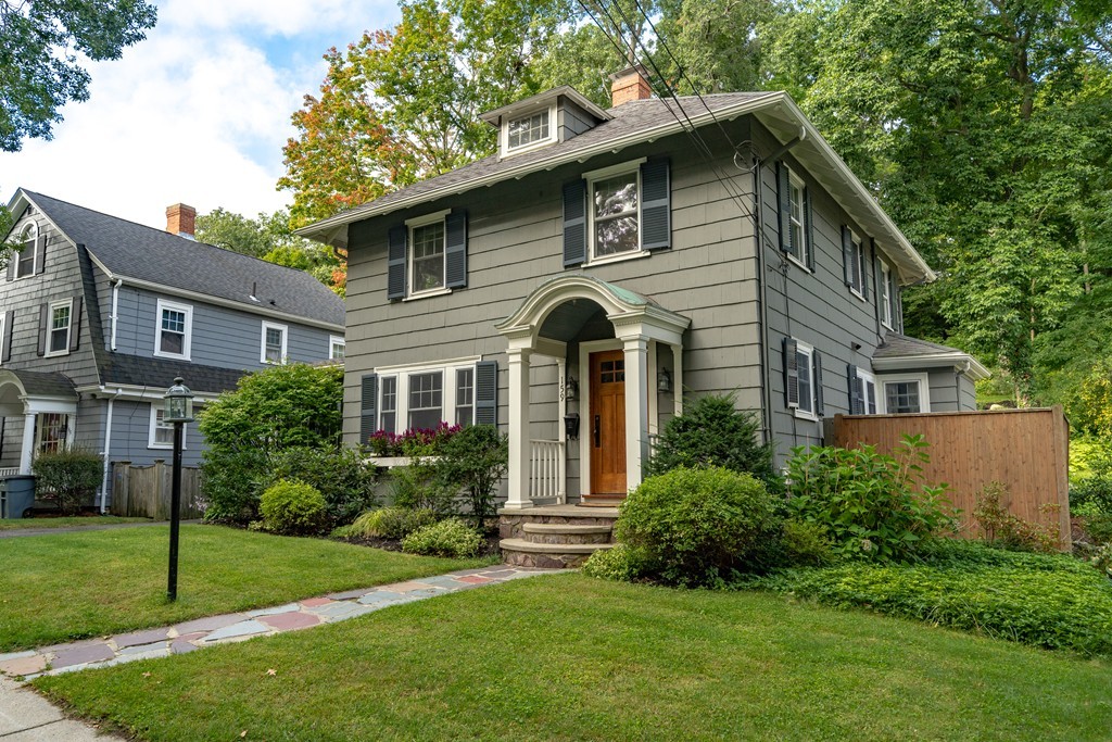 159 Warwick Road Melrose, MA 02176 - Photo 2 of 30 Gallery Image 2