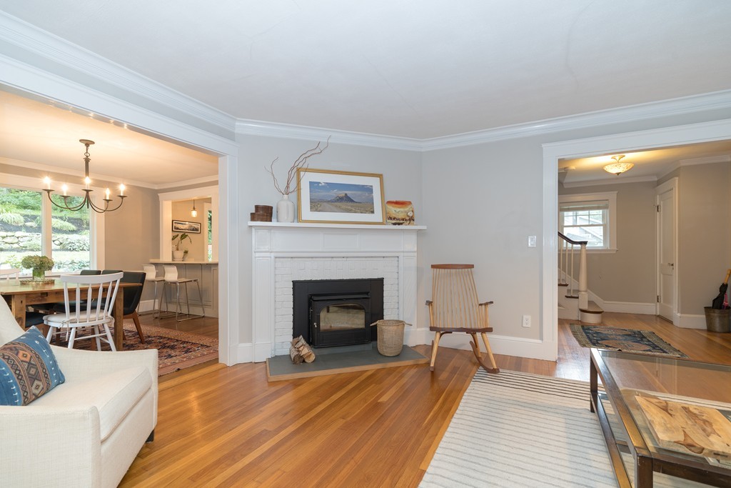 159 Warwick Road Melrose, MA 02176 - Photo 4 of 30 Gallery Image 4