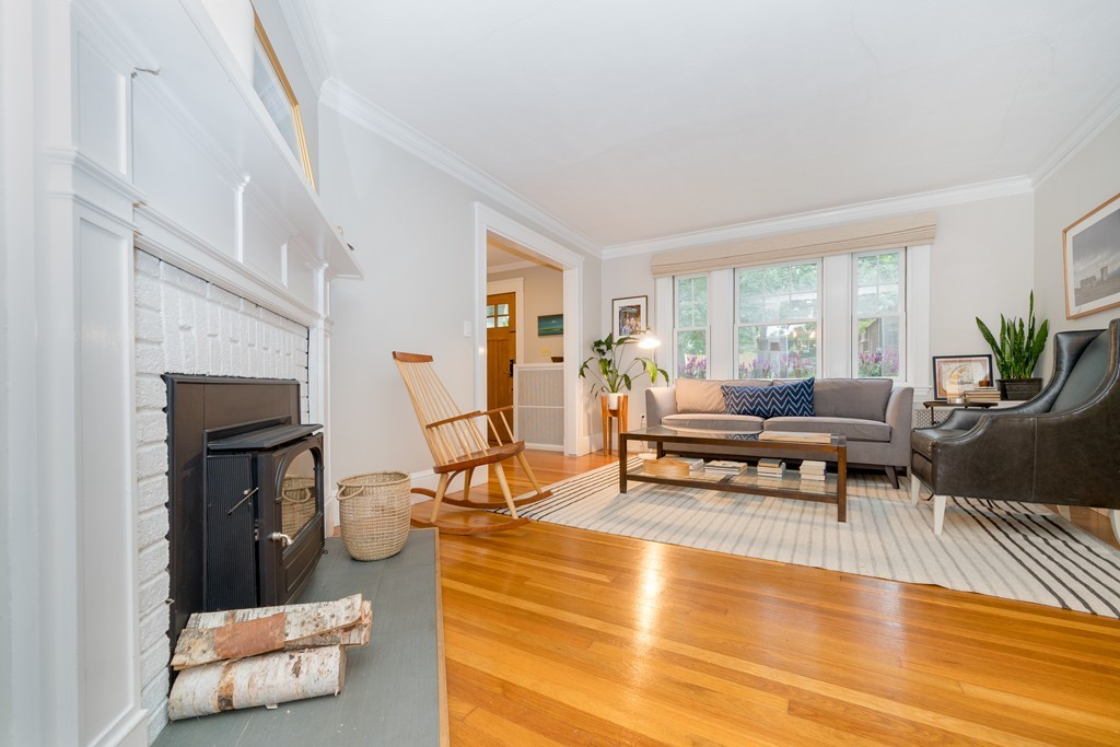 159 Warwick Road Melrose, MA 02176 - Photo 5 of 30 Gallery Image 5