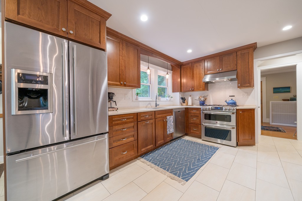 159 Warwick Road Melrose, MA 02176 - Photo 10 of 30 Gallery Image 10