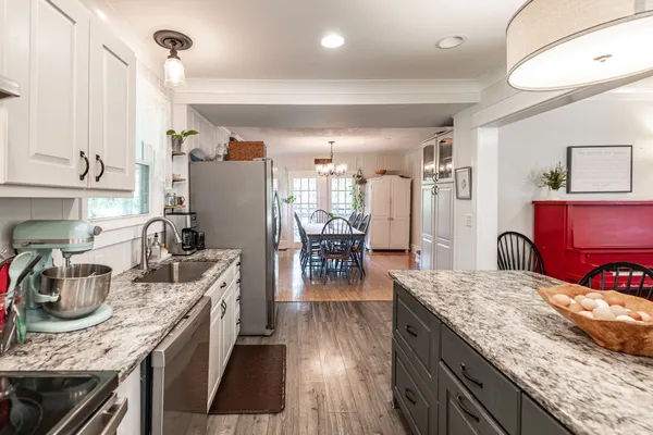 $855,000 | 249 Old Highway 31 West, Cottontown, TN 37048