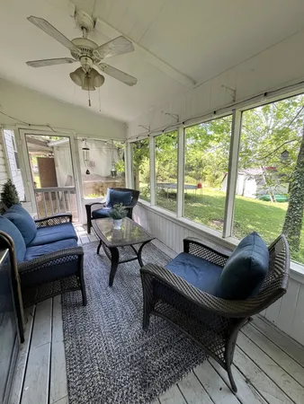 $855,000 | 249 Old Highway 31 West, Cottontown, TN 37048