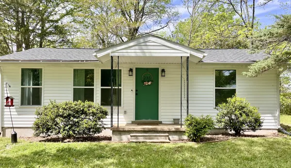 $855,000 | 249 Old Highway 31 West, Cottontown, TN 37048