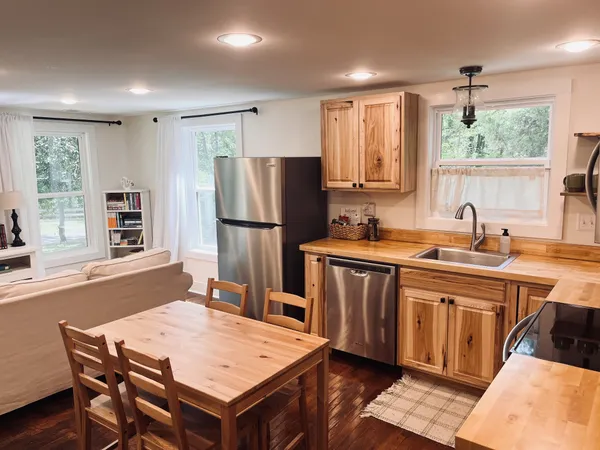 $855,000 | 249 Old Highway 31 West, Cottontown, TN 37048