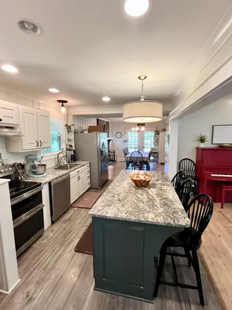 $855,000 | 249 Old Highway 31 West, Cottontown, TN 37048