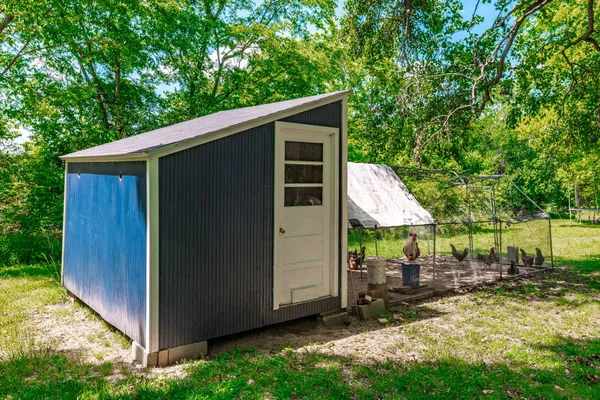 $855,000 | 249 Old Highway 31 West, Cottontown, TN 37048