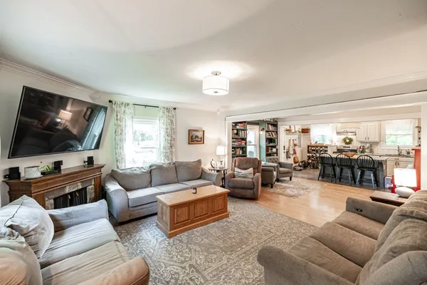 $855,000 | 249 Old Highway 31 West, Cottontown, TN 37048