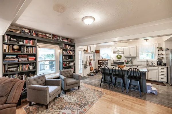 $855,000 | 249 Old Highway 31 West, Cottontown, TN 37048