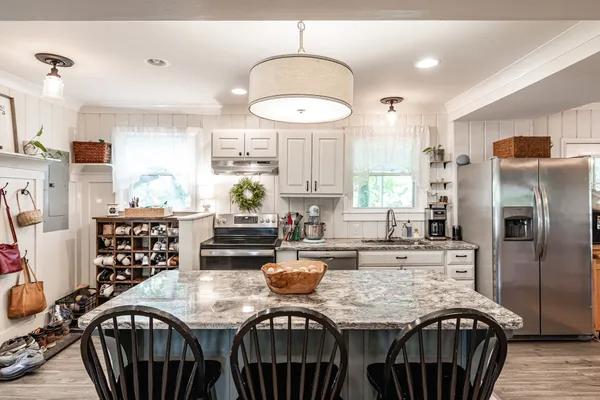 $855,000 | 249 Old Highway 31 West, Cottontown, TN 37048