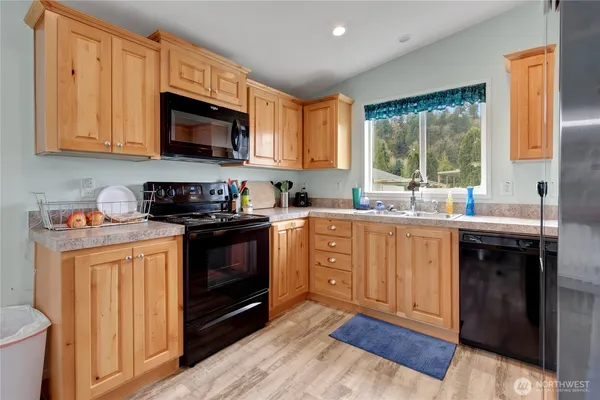 $135,000 | 8511 144th Avenue East, Puyallup, WA 98372