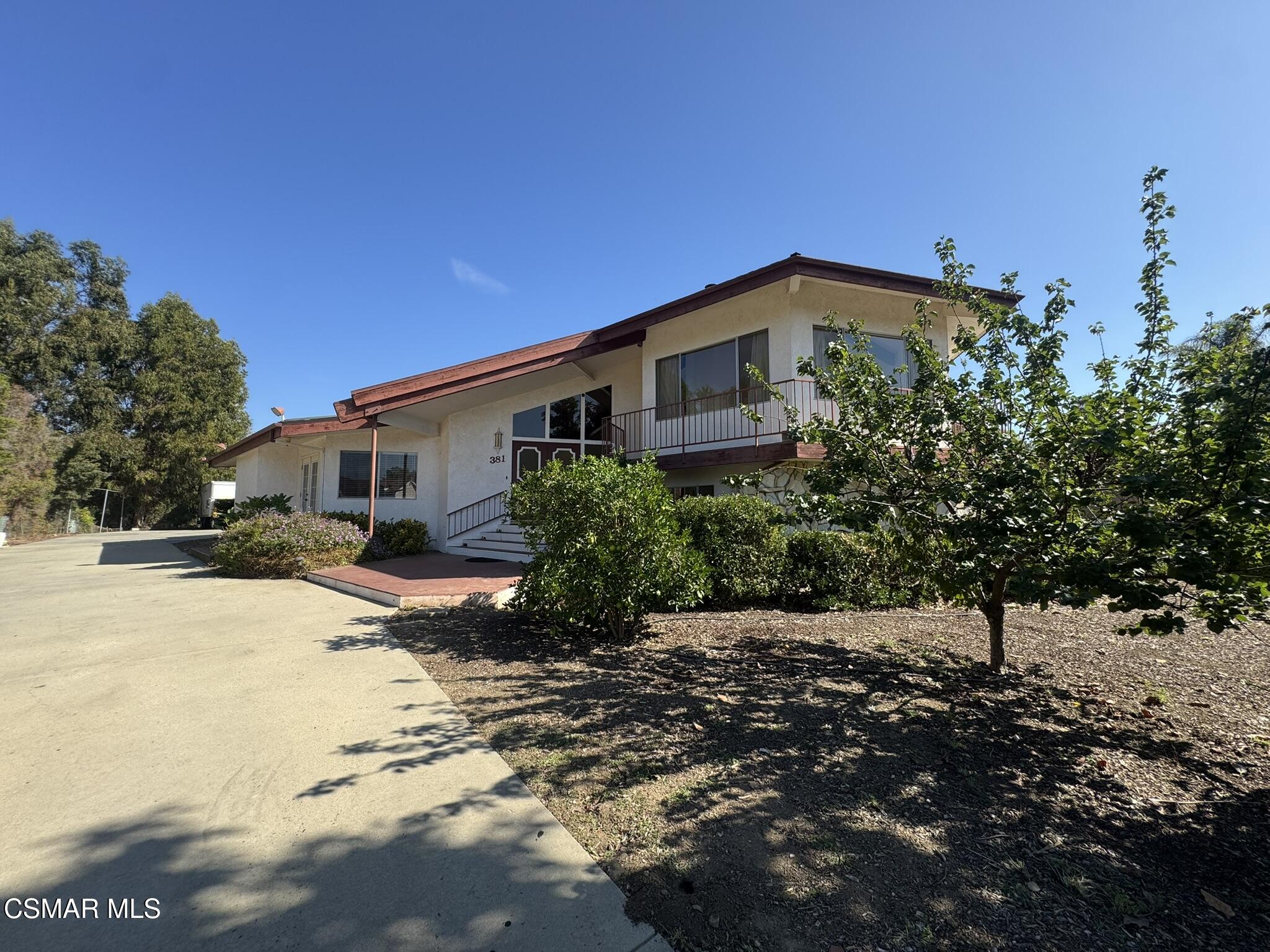 381 Laguna Terrace Simi Valley, CA 93065 - Photo 4 of 48 IMG_1797