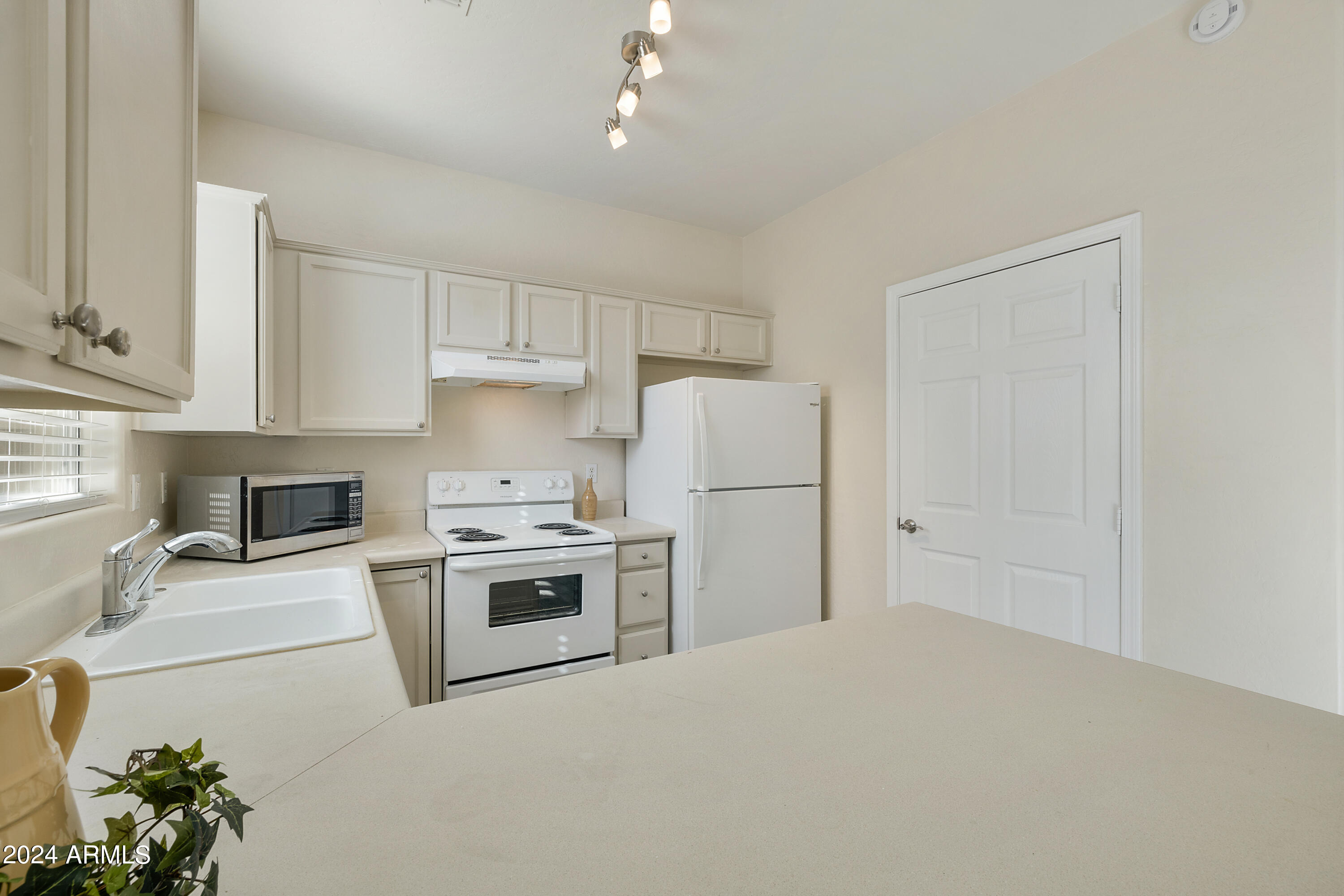 2300 East Magma Road, Unit 16 San Tan Valley, AZ 85143 - Photo 12 of 26 0c1a5854-0c1a5858