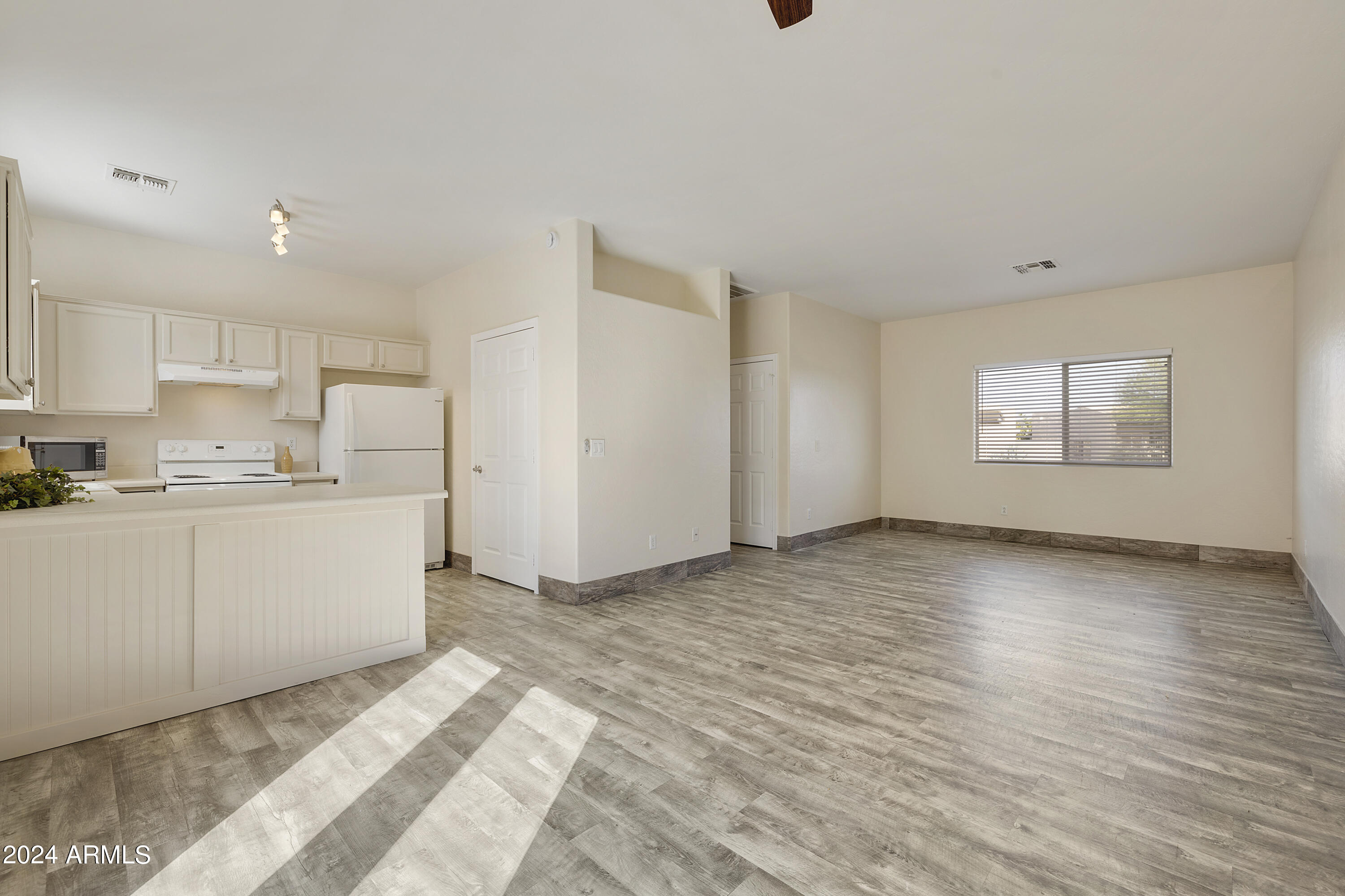 2300 East Magma Road, Unit 16 San Tan Valley, AZ 85143 - Photo 7 of 26 0c1a5801-0c1a5805