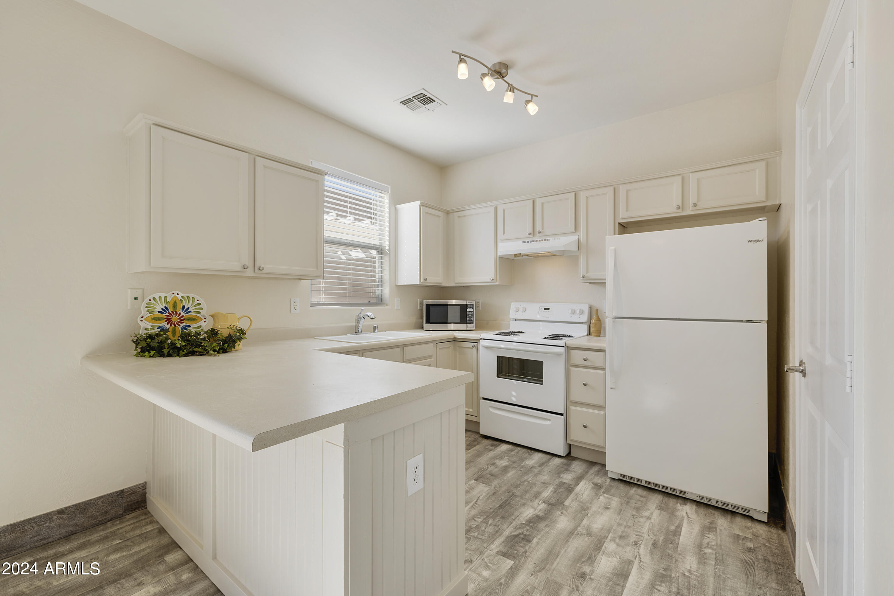2300 East Magma Road, Unit 16 San Tan Valley, AZ 85143 - Photo 9 of 26 0c1a5821-0c1a5825