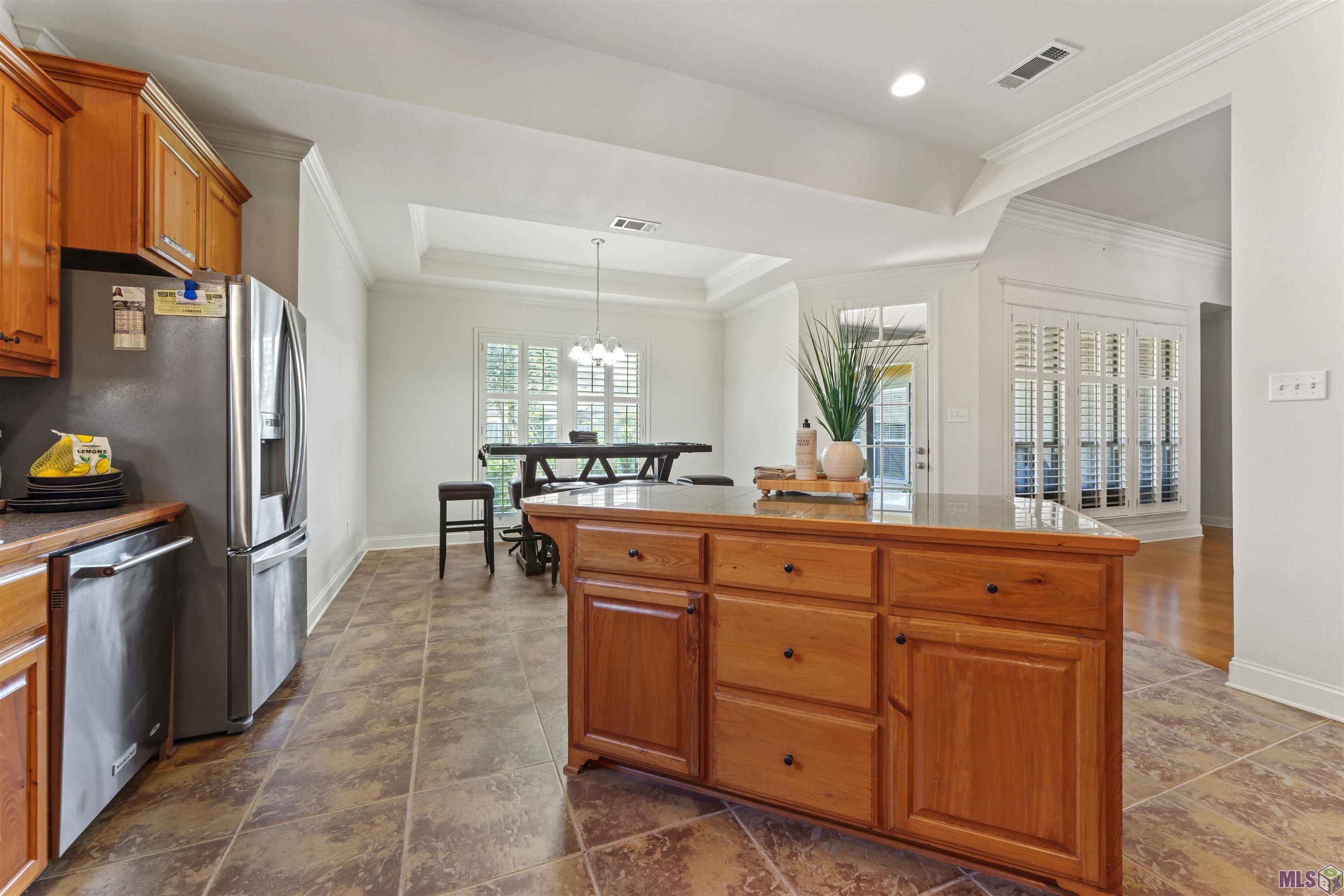19212 Merlot Avenue St. George, LA 70817 - Photo 12 of 25 Kitchen And Breakfast Area