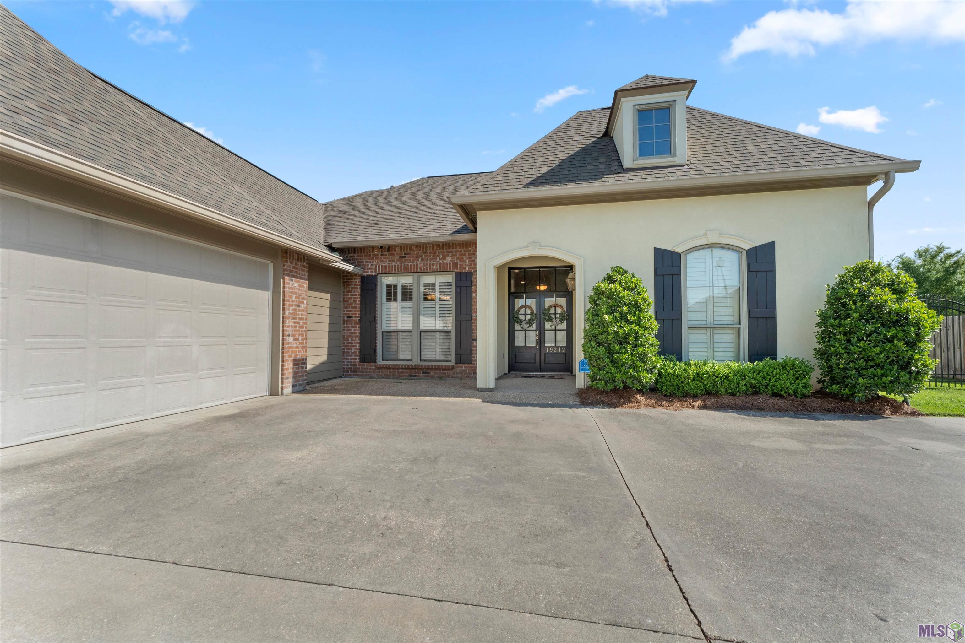 19212 Merlot Avenue St. George, LA 70817 - Photo 2 of 25 Front View