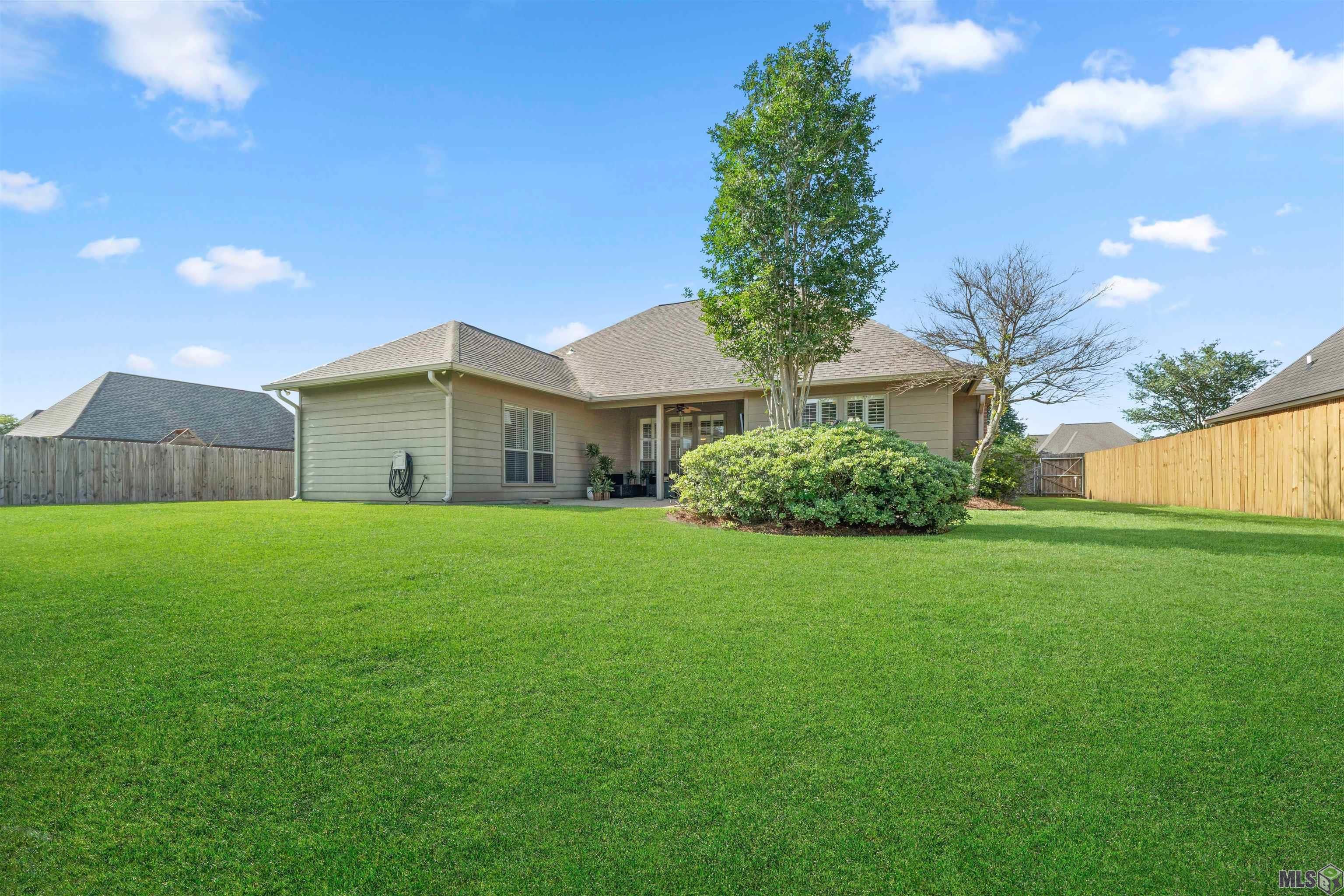 19212 Merlot Avenue St. George, LA 70817 - Photo 25 of 25 Backyard and back of home