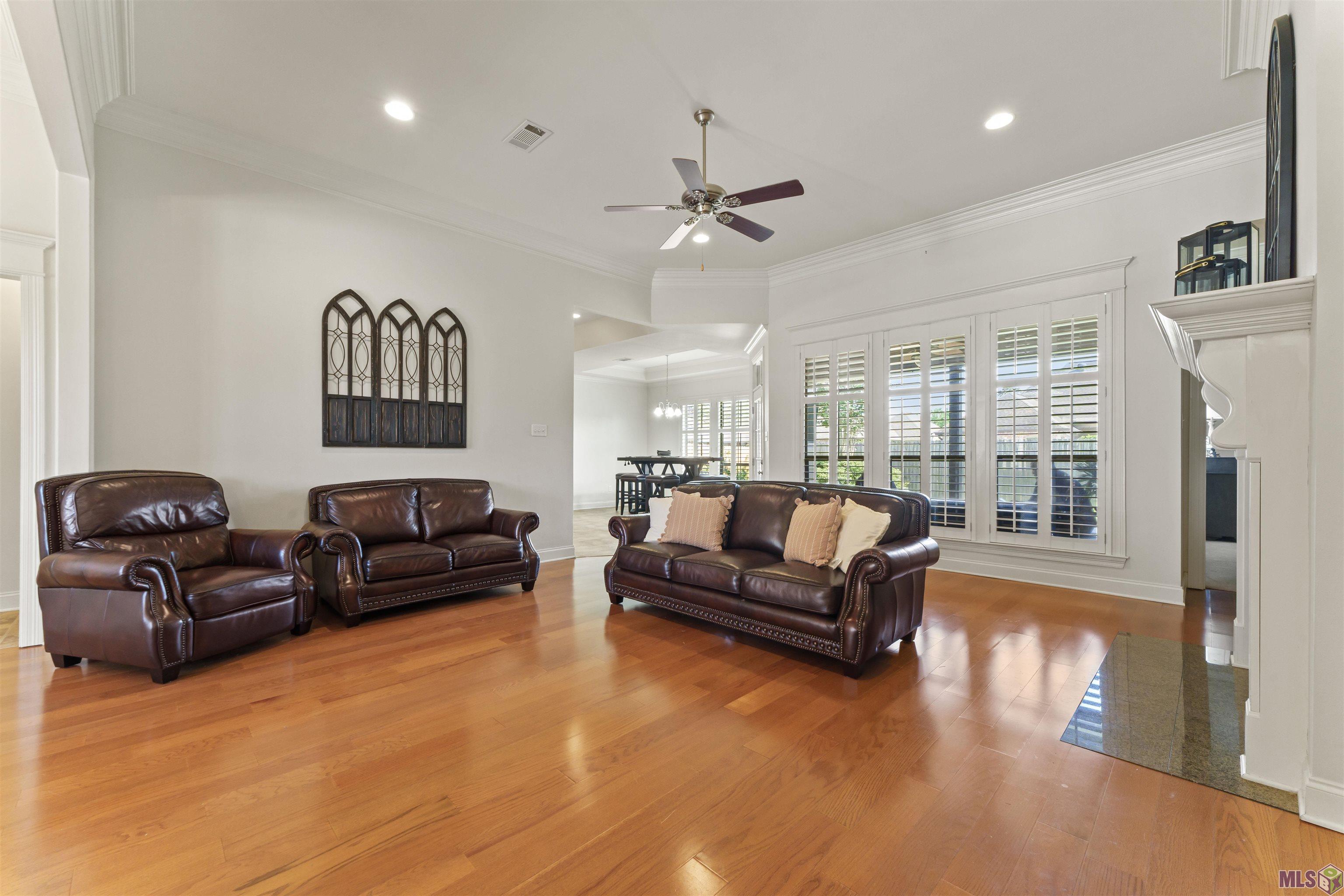 19212 Merlot Avenue St. George, LA 70817 - Photo 5 of 25 Livingroom