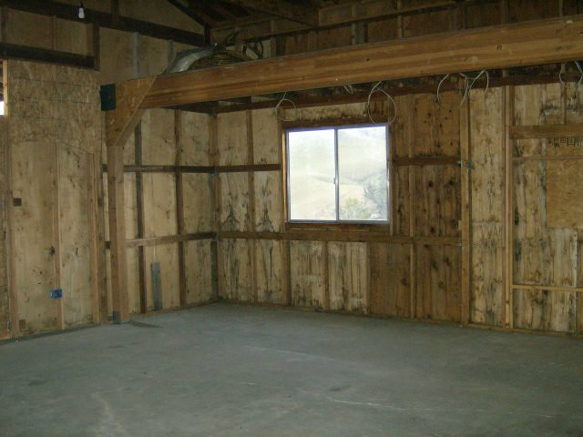 4061 Cienega Road Hollister, CA 95023 - Photo 21 of 25 a view of a garage