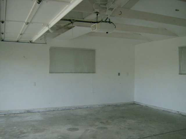4061 Cienega Road Hollister, CA 95023 - Photo 4 of 25 a view of a small room